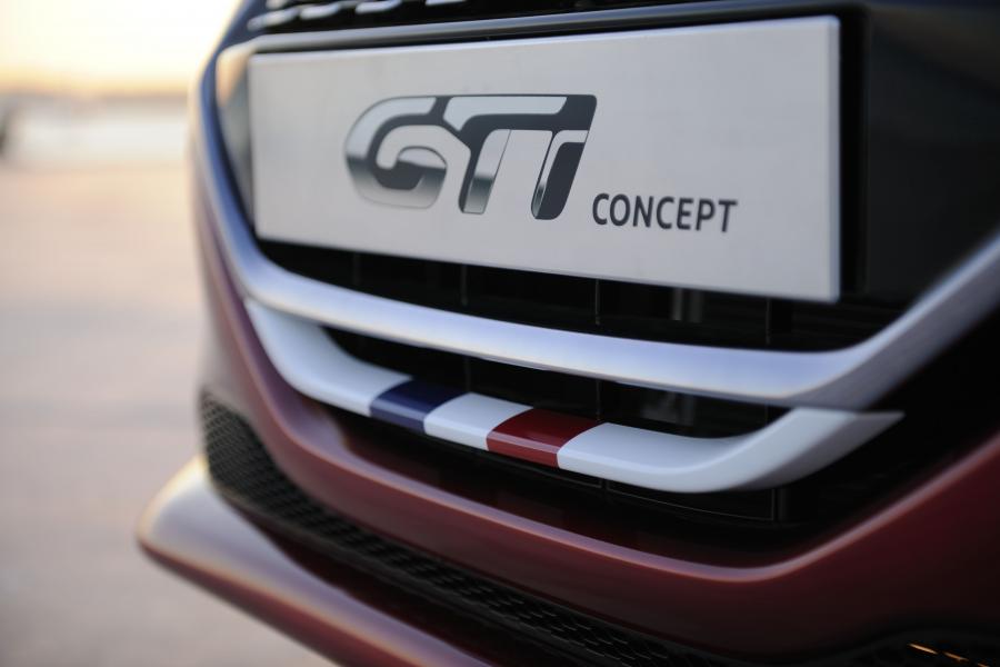  Peugeot 208 GTi Concept 2012 года  (фото 16 из 26)